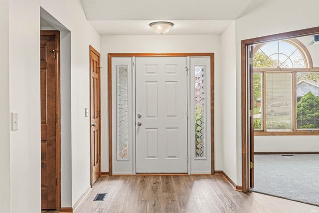 9909 Hidden Meadows Place, Fort Wayne, IN 46825