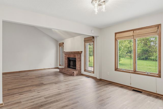 9909 Hidden Meadows Place, Fort Wayne, IN 46825