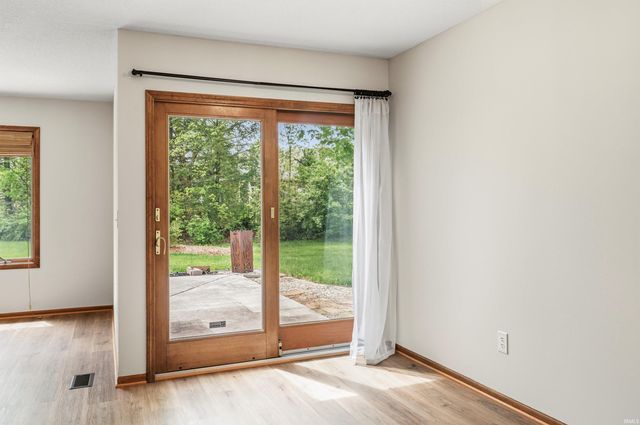 9909 Hidden Meadows Place, Fort Wayne, IN 46825