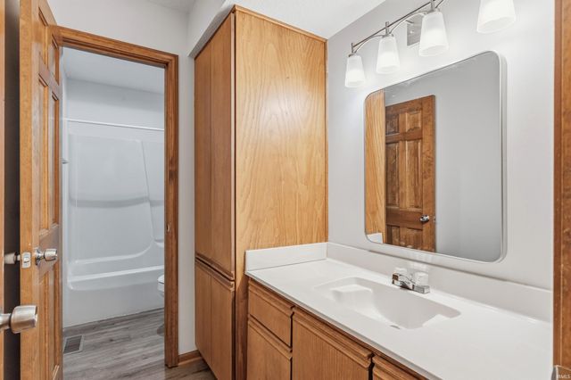 9909 Hidden Meadows Place, Fort Wayne, IN 46825