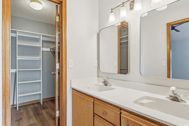 9909 Hidden Meadows Place, Fort Wayne, IN 46825