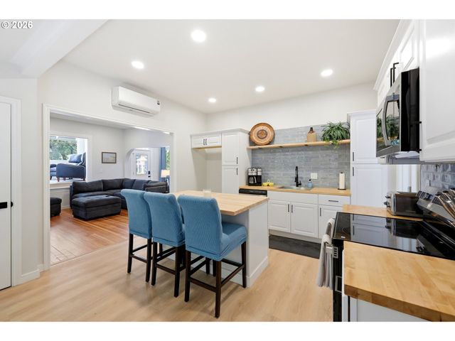 1116 Se STEPHENS St, Portland, OR 97214