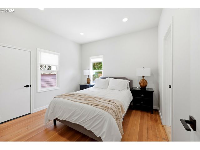 1116 Se STEPHENS St, Portland, OR 97214