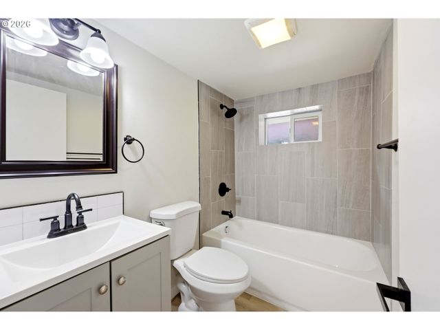 1116 Se STEPHENS St, Portland, OR 97214