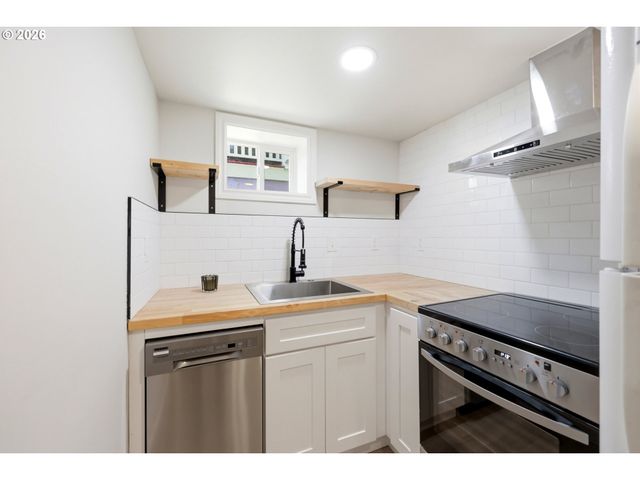 1116 Se STEPHENS St, Portland, OR 97214