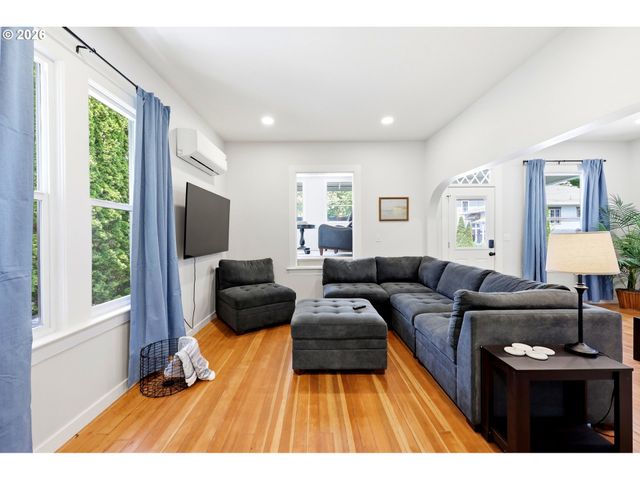 1116 Se STEPHENS St, Portland, OR 97214