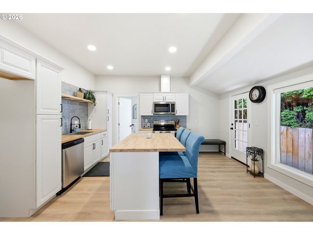1116 Se STEPHENS St, Portland, OR 97214