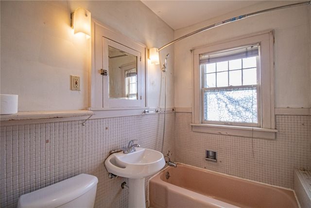 1613 I Avenue, Cedar Rapids, IA 52402