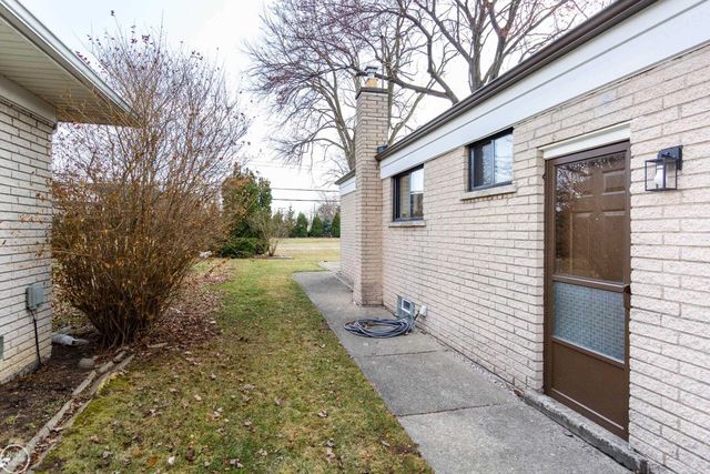 3902 Marlene Drive, Warren, MI 48092