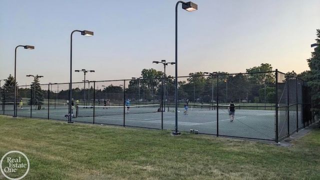 3902 Marlene Drive, Warren, MI 48092