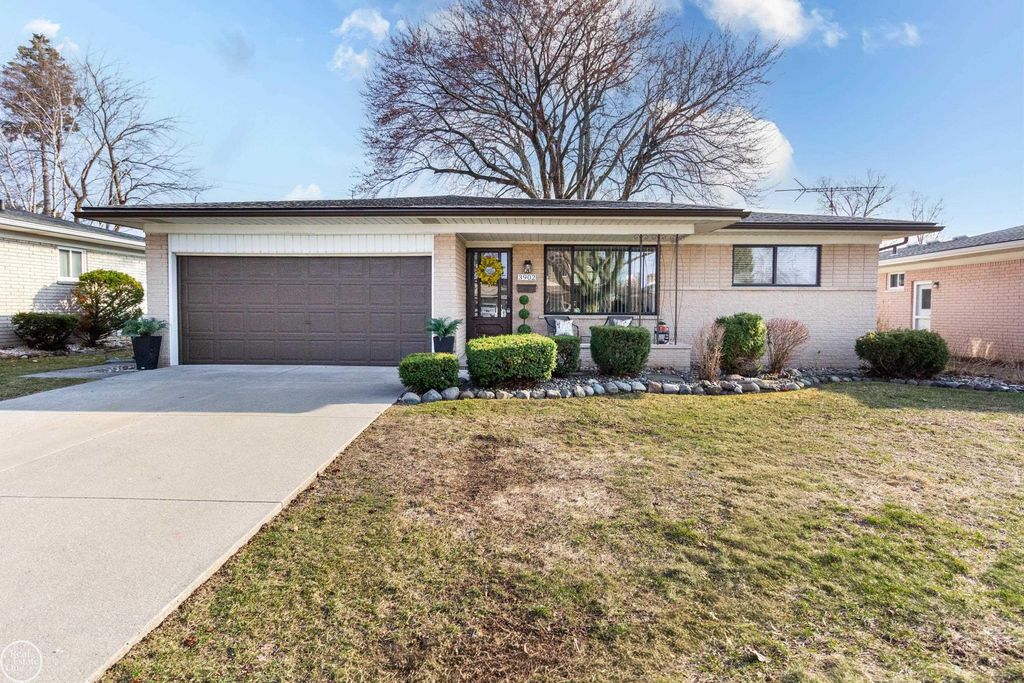 3902 Marlene Drive, Warren, MI 48092