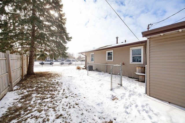 1993 Meadow Drive, Beloit, WI 53511