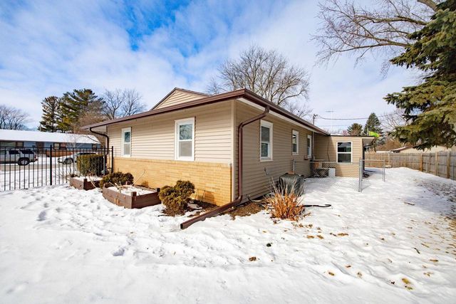 1993 Meadow Drive, Beloit, WI 53511