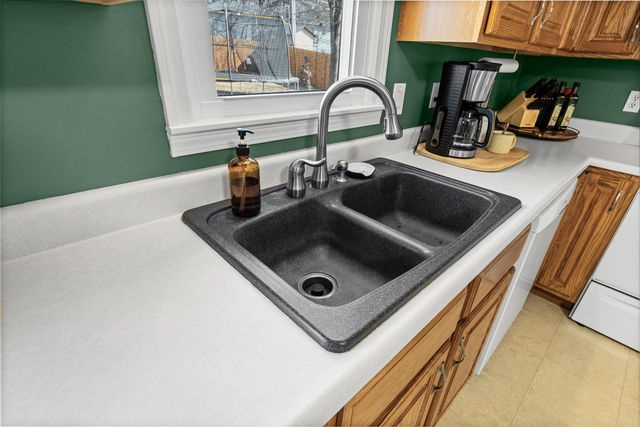 2300 SUNFLOWER ST, Columbia, MO 65202