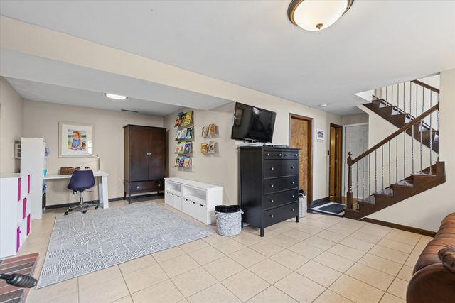 2300 SUNFLOWER ST, Columbia, MO 65202