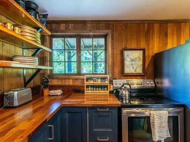 4548-4576 Greenwood Heights Drive, Kneeland, CA 95549