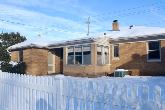 2601 7th Street, Eastmoline, IL 61244