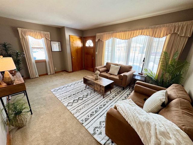 2601 7th Street, Eastmoline, IL 61244