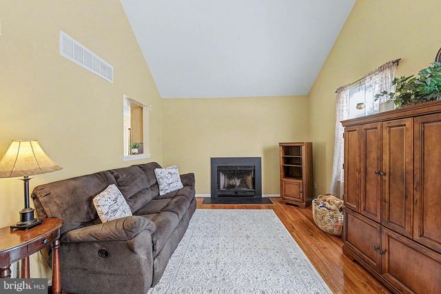 124 PHILMAR AVE, Cherry Hill, NJ 08003
