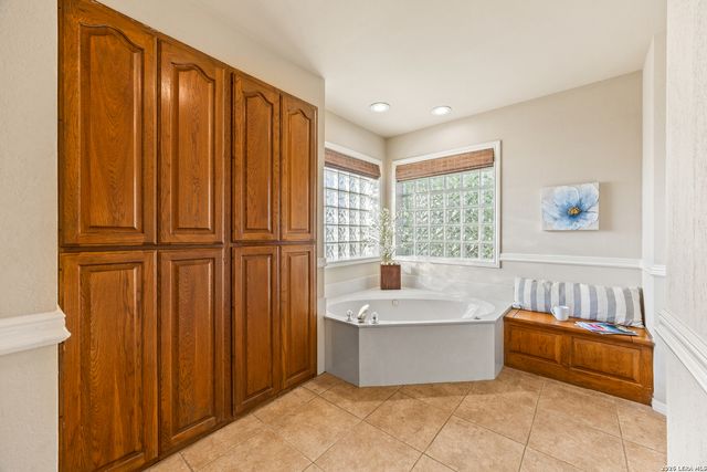 31586 Scarteen, Fair Oaks Ranch, TX 78015