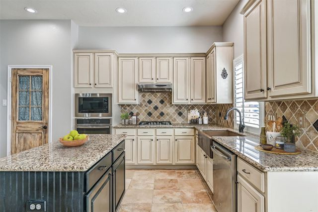 901 High Ridge Circle, Friendswood, TX 77546