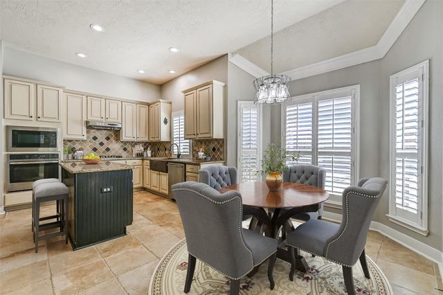 901 High Ridge Circle, Friendswood, TX 77546