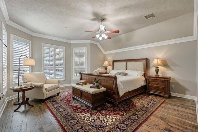 901 High Ridge Circle, Friendswood, TX 77546