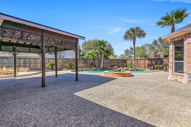 901 High Ridge Circle, Friendswood, TX 77546