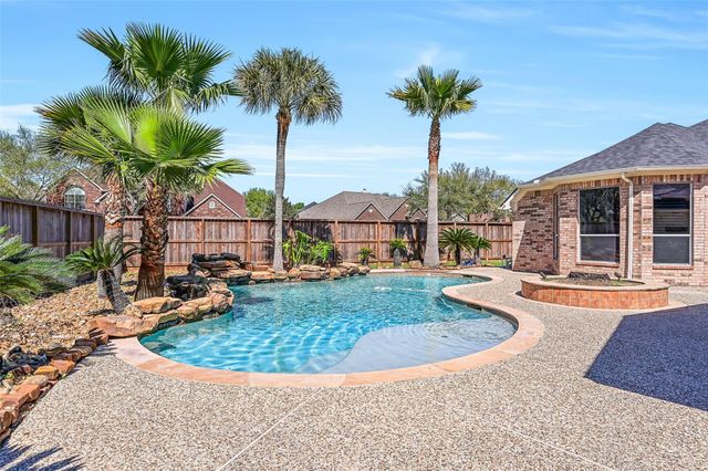 901 High Ridge Circle, Friendswood, TX 77546