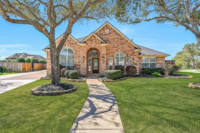 901 High Ridge Circle, Friendswood, TX 77546