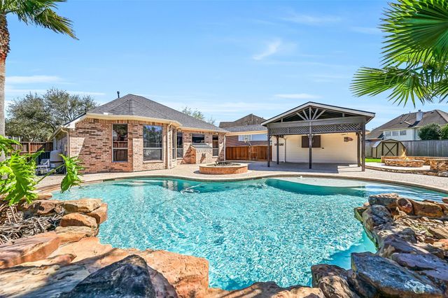 901 High Ridge Circle, Friendswood, TX 77546