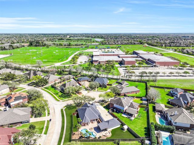 901 High Ridge Circle, Friendswood, TX 77546