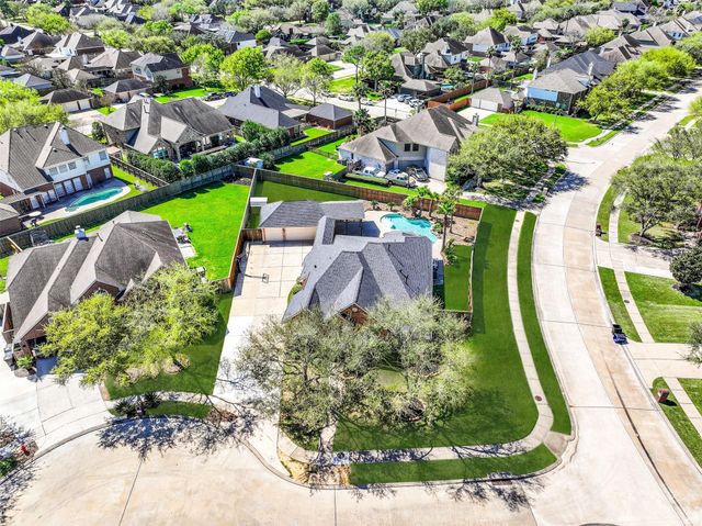 901 High Ridge Circle, Friendswood, TX 77546