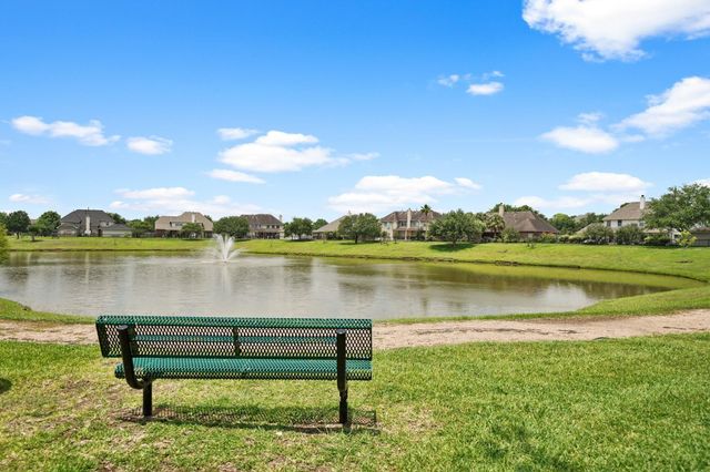 901 High Ridge Circle, Friendswood, TX 77546