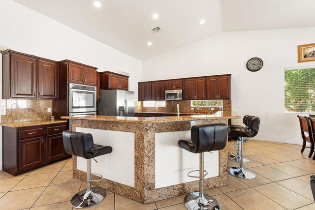 32100 Whispering Palms Trail, Cathedral City, CA 92234