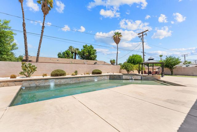 32100 Whispering Palms Trail, Cathedral City, CA 92234