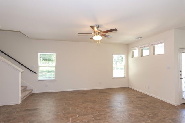 1732 Lakota LN, Leander, TX 78641