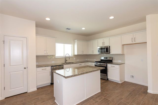 1732 Lakota LN, Leander, TX 78641