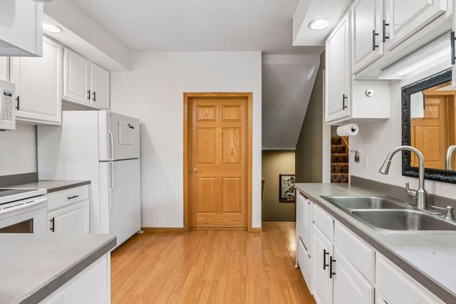 4805 Iris Alcove, White Bear Twp, MN 55127