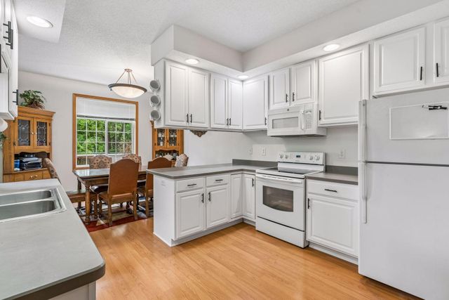 4805 Iris Alcove, White Bear Twp, MN 55127