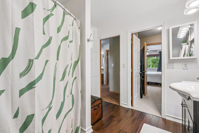 4805 Iris Alcove, White Bear Twp, MN 55127