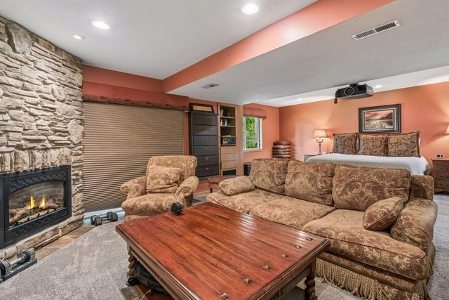 4805 Iris Alcove, White Bear Twp, MN 55127