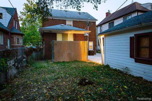 16729 Glastonbury Road, Detroit, MI 48219