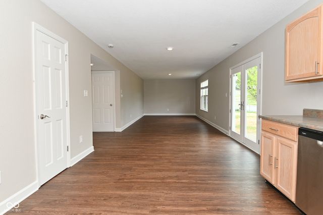 1066 Quarterhorse Run, Bargersville, IN 46106