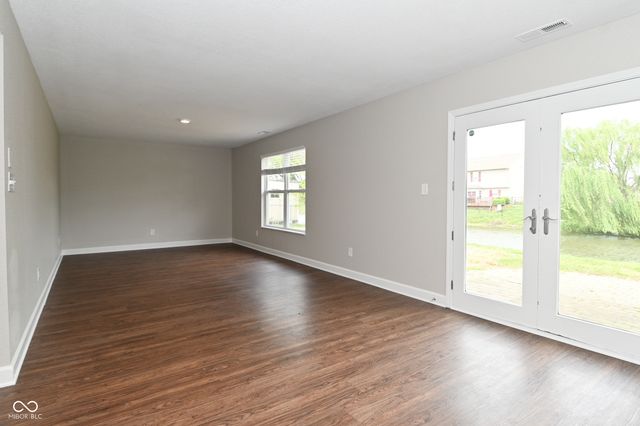 1066 Quarterhorse Run, Bargersville, IN 46106