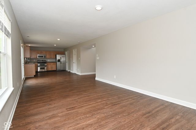 1066 Quarterhorse Run, Bargersville, IN 46106