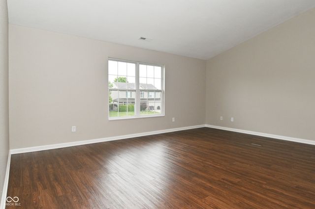 1066 Quarterhorse Run, Bargersville, IN 46106