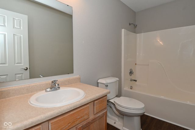 1066 Quarterhorse Run, Bargersville, IN 46106