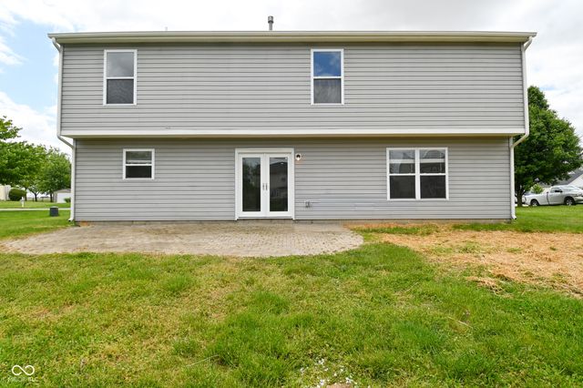 1066 Quarterhorse Run, Bargersville, IN 46106