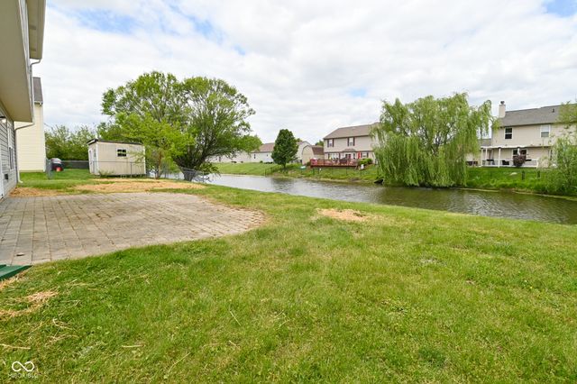 1066 Quarterhorse Run, Bargersville, IN 46106